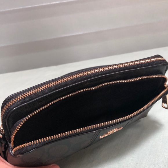 Coach - Picture 3 of 7